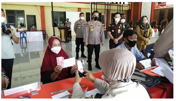 Polresta Deli Serdang Launching Pendistribusian Penyaluran Bantuan Tunai Kepada PKL