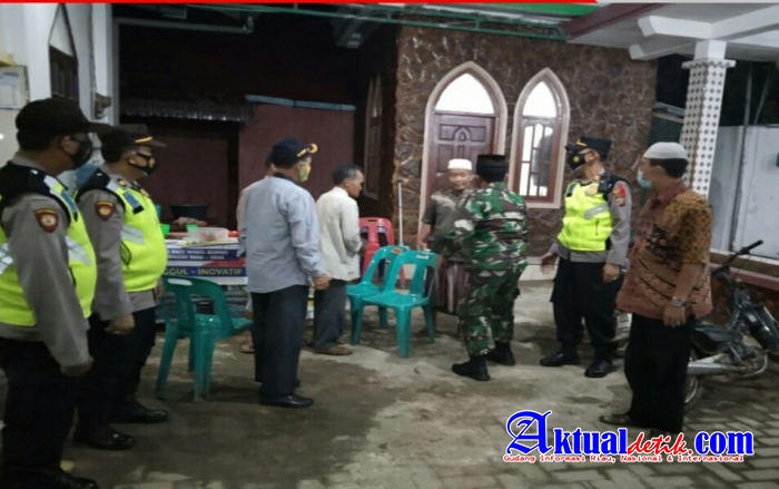 Polsek Dolok Merawan Melaksanakan Patroli malam Guna Menanggulangi Penyebaran Covid 19