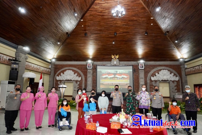 Pelayanan Psikologis Terhadap Anak Terdampak Covid-19, Kapolda Bali Hibur Puluhan Anak
