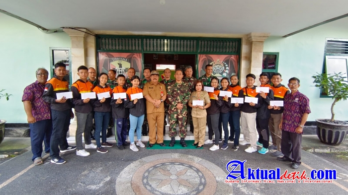 Ketua Umum INKAI Kabupaten Tabanan Lepas 11 Atlit Ke Kejurnas INKAI di Jakarta