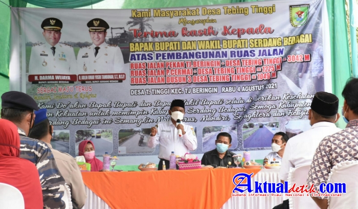 Ruas Jalan Desa Tebing Tinggi Sudah Dibangun, Masyarakat Gelar Syukuran