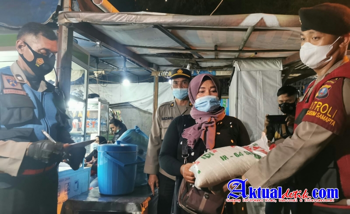 TNI Polri dan Satgas Covid 19 Patroli Skala Besar Bagikan Bansos di Medan