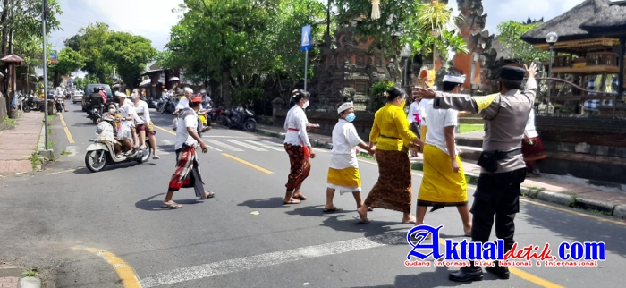 Polsek Ubud Terjunkan Kring Polri Atensi Giat Perayaan Hari Raya Galungan