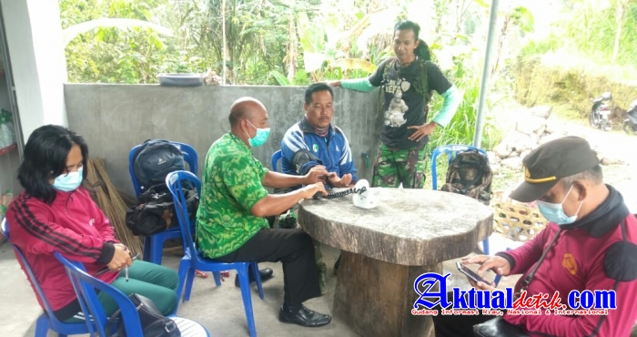 Tim Kesehatan Satgas TMMD-111 Melayani Pemeriksaan Kesehatan Gratis