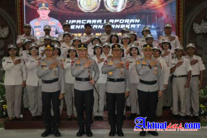 Kapolda Bali Pimpin Upacara Kenaikan Pangkat PNS Polda Bali