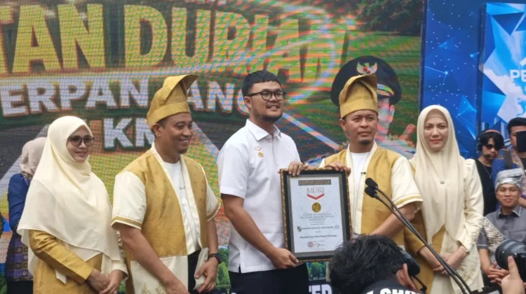 Rekor Dunia Kue Talam Durian Jadi Bukti Kebangkitan UMKM Pekanbaru di Era Agung Nugroho