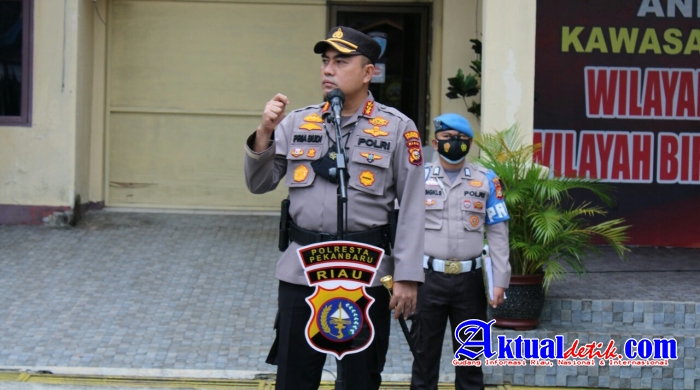 Kapolresta Pimpin Apel Gabungan Bhabinkamtibmas Polresta Pekanbaru dan Personil BKO Polda Riau