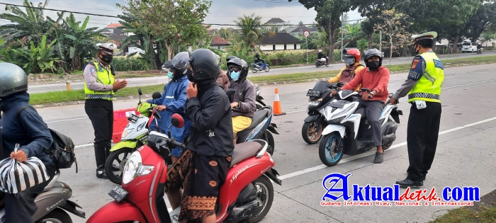 Polres Klungkung Laksanakan KRYD dan Himbau Masyarakat Displin Prokes