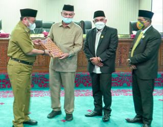 DPRD Kampar & Bupati Tandatangani KUA PPAS APBD 2022