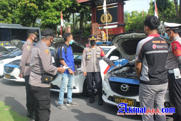 Pastikan Kendaraan Dinas Dalam Kondisi Baik, Kabag Ops Polres Gianyar Giat Pengecekan Rutin