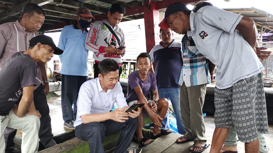 Bupati Rohil Tinjau Kapal Ilegal Fishing Hasil Tangkapan Nelayan