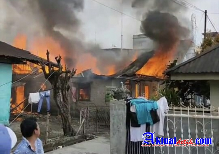 Diduga Korsleting Listrik, Tiga Rumah di Medan Denai Hangus Terbakar