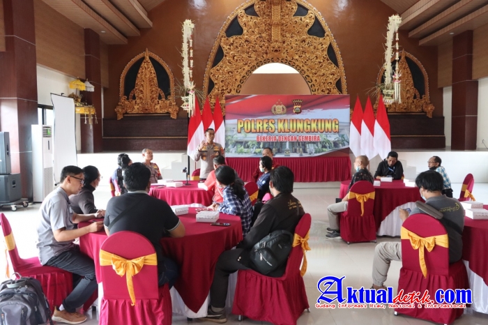 Bangun Sinergitas Dengan Para Awak Media, Kapolres Klungkung Menggelar Coffee Morning