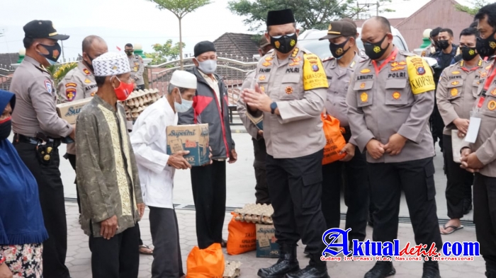 Kapolda Sumut Serahkan Bantuan Sembako Bagi Masyarakat di Kabupaten Simalungun