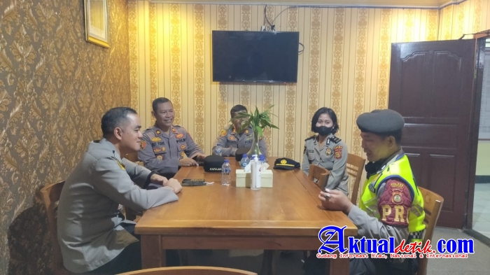 Alami Stroke Sejak Tahun 2004, Waka Polres Gianyar Kunjungi Aiptu Ngakan Putu Sudiarta