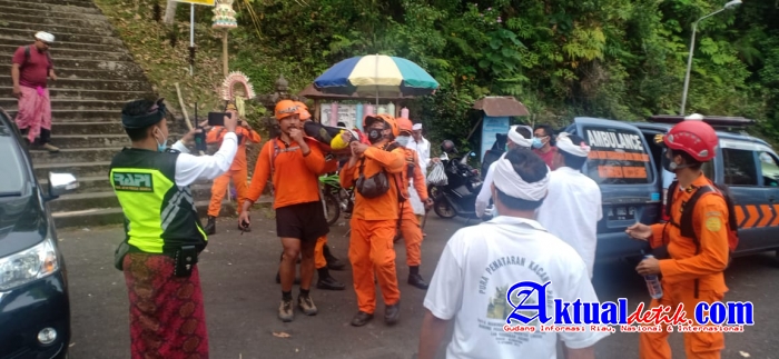 Seorang Pengayah Alami Cedera Saat Mengikuti Upacara Ngaturang Pakelem di Puncak Gunung Agung