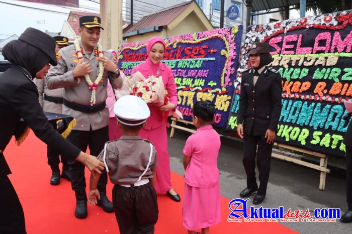 Kapolres Binjai Yang Baru, Disambut Tarian Melayu Dan Tradisi Kepolisian
