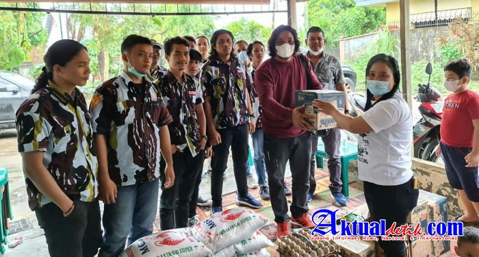 Wakil Ketua IPK Sumut Bersama Istri, Berikan Sembako Kepada Panti Asuhan Kasih Murni