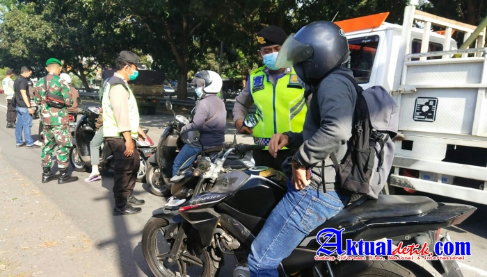 Penyekatan Akses Jalan Selama PPKM Level 4 Di Wilayah Hukum Polres Gianyar