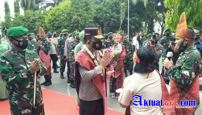 Kapolda Sumut Terima Penyambutan Tugas dari Kodam I/BB