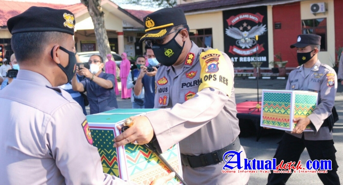 Kapolres Tebing Tinggi Pimpin Acara Kenaikan Pangkat Bersama Personil Polres Tebing Tinggi