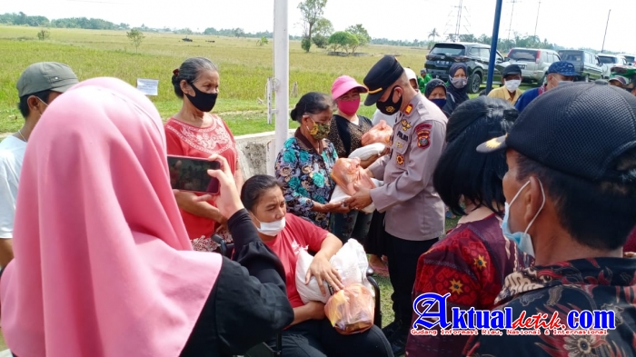 Kapolsek Percut Sei Tuan Berbagi Kasih Bersama Masyarakat Di Wilayah Hukum