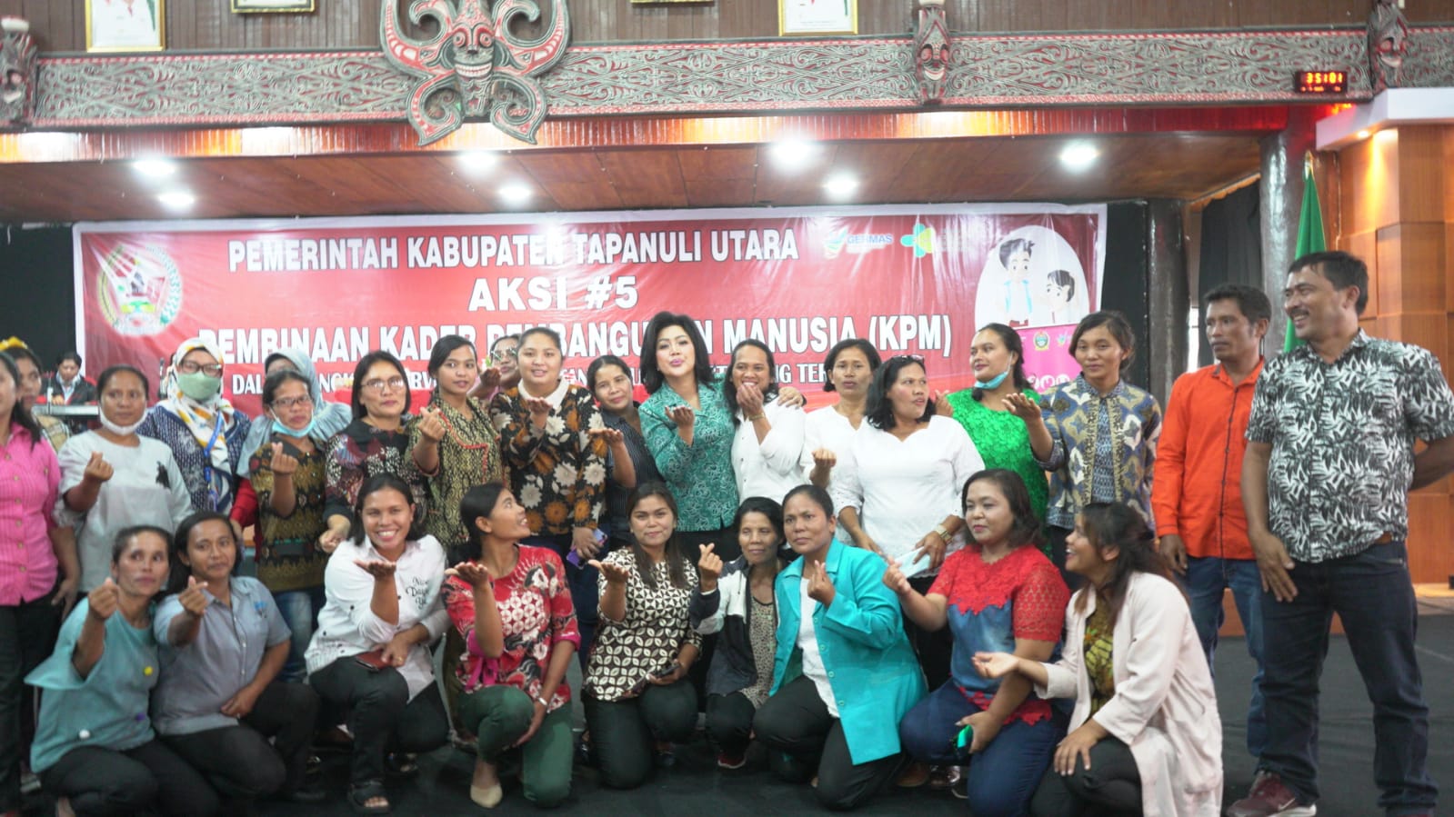 Ketua TP PKK Taput Satika Simamora SE, MM: "Tekan Angka Stunting dengan Jiwa bangun Kader KPM".