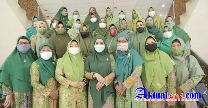 Ketua PC Muslimat NU Mengikuti Riyadhoh dan Doa Bersama Keluarga Besar Muslimat NU Pelalawan