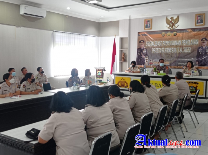 ASN Polres Bangli Ikuti Sosialisasi Penyusunan Penilaian Prestasi Kinerja TA. 2022 Oleh Polda Bali