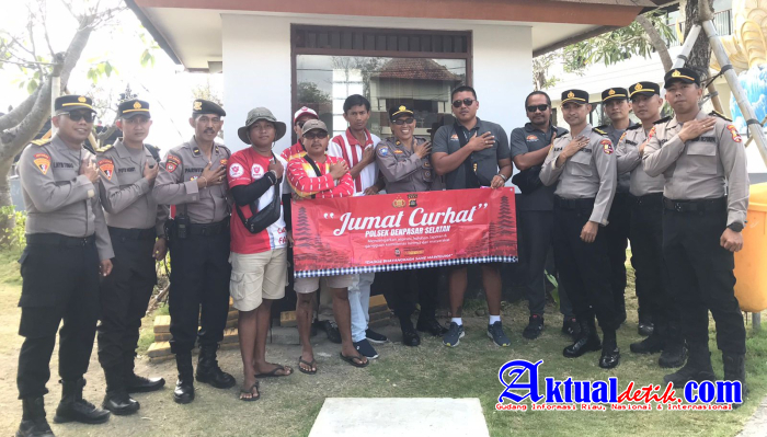 Polsek Densel Gelar Jumat Curhat Bersama Para Sopir Di Pelabuhan Sanur