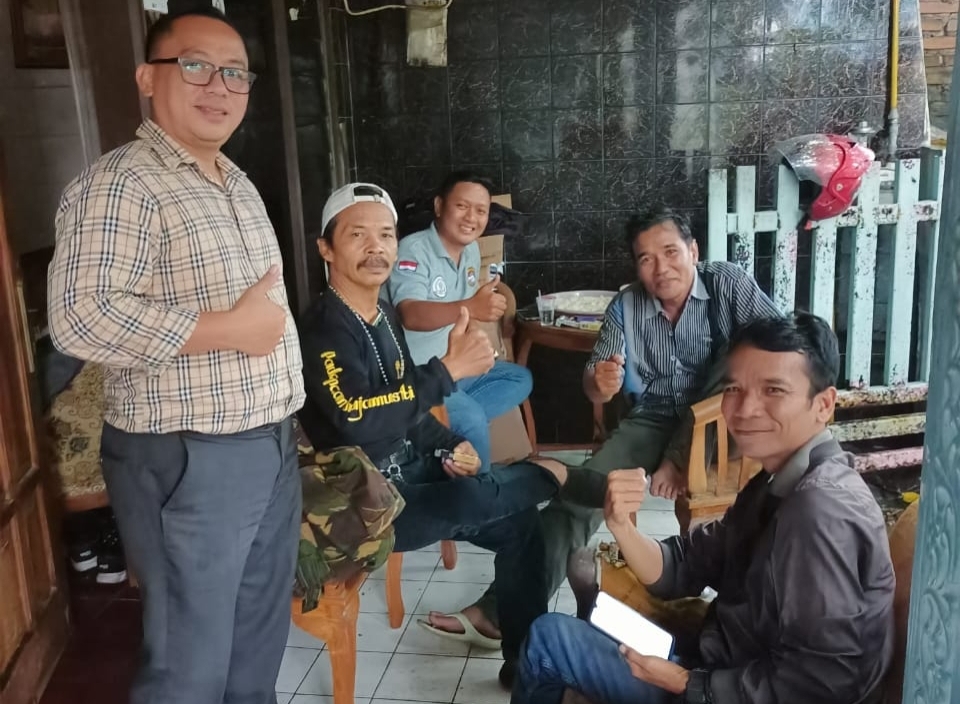 Bidhumas Polda Jateng Kunjungi Wartawan Yang Atap Rumahnya Roboh