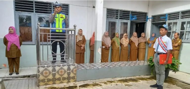 Kasatlantas Polres Madina Goes To School