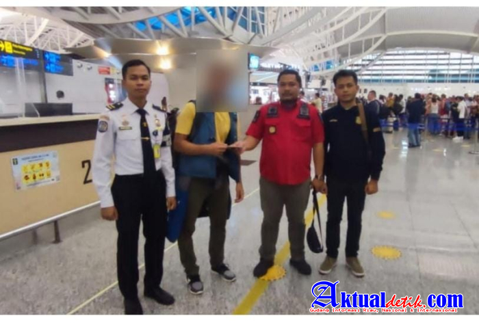 Meski Libur Hari Raya, Imigrasi Singaraja Deportasi WNA Austria Terkait Penyalahgunaan Izin Tinggal