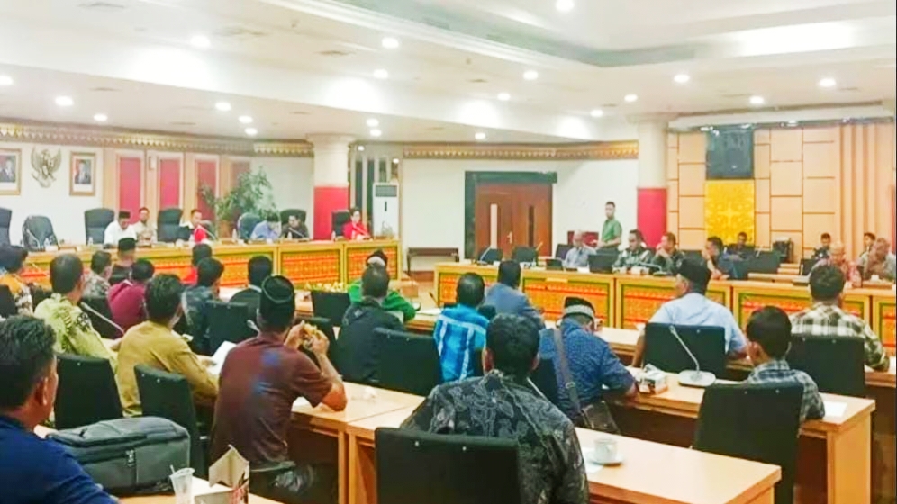 Video: Berita RDP Komisi II DPRD Riau Berhasil Kecewakan Rakyat Rupat