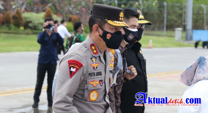 Kapolda Bali Dampingi Menko Marves dan Mendagri Tinjau Isoter dan Vaksinasi Covid-19