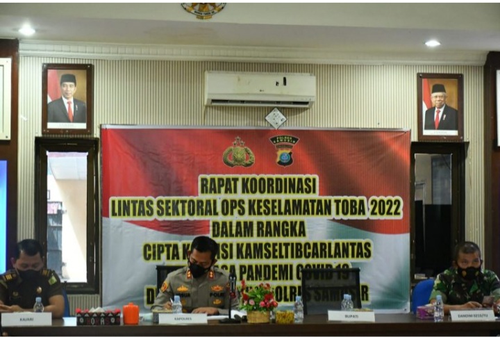 Kapolres Samosir Pimpin Rapat Koordinasi Lintas Sektoral Ops Kepolisian Keselamatan Toba 2022.