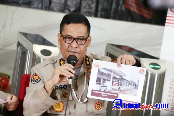 Polri Tangkap Pemilik Akun @Videlyae Diduga Sebarkan Hoax 12 Pasal UU Ciptaker