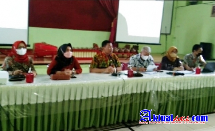 Kacabdin Wilayah 1 Disdikbud Prov. Jateng Adakan Pembinaan Tehadap 50 Kepala SMA - SMK - SLB Negeri 