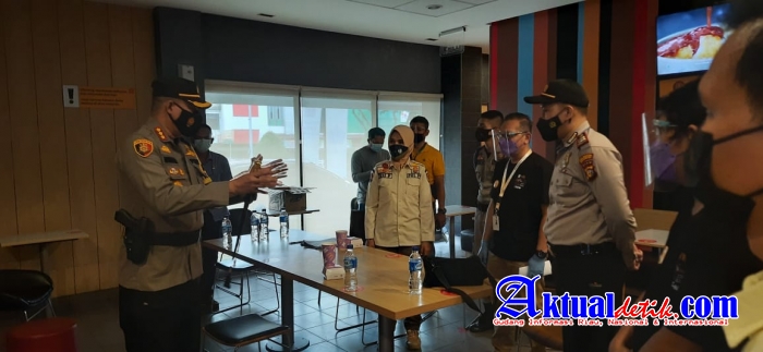 Terjadi kerumunan di McD, Tim Satgas Covid-19 kota Pekanbaru Lakukan Pembubaran