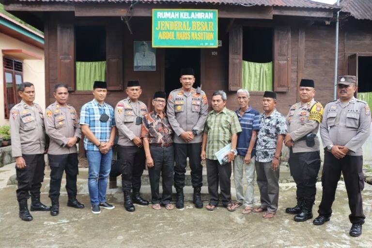 Kapolres Madina Kunjungan Ke Rumah Tempat Lahirnya Almarhum Jenderal Besar TNI Abdul Haris Nasution
