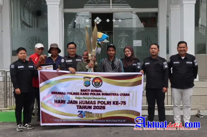 Jelang Hari Jadi Humas Polri ke 75 Si Humas Polres Karo Gelar Bakti Sosial di Masjid Husnul Khotimah