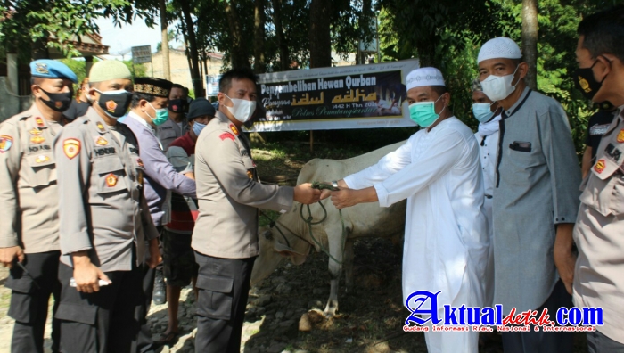 Hari Raya Idul Adha 1442 H, Kapolres Pematang Siantar Pimpin Penyembelihan Hewan Qurban