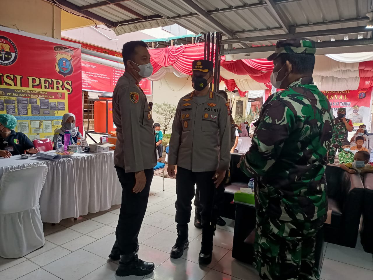 Kapolrestabes Medan Kombes Pol Valentino Alfa Tatareda SH SIK Tinjau Gebyar Vaksinasi Polsek Percut
