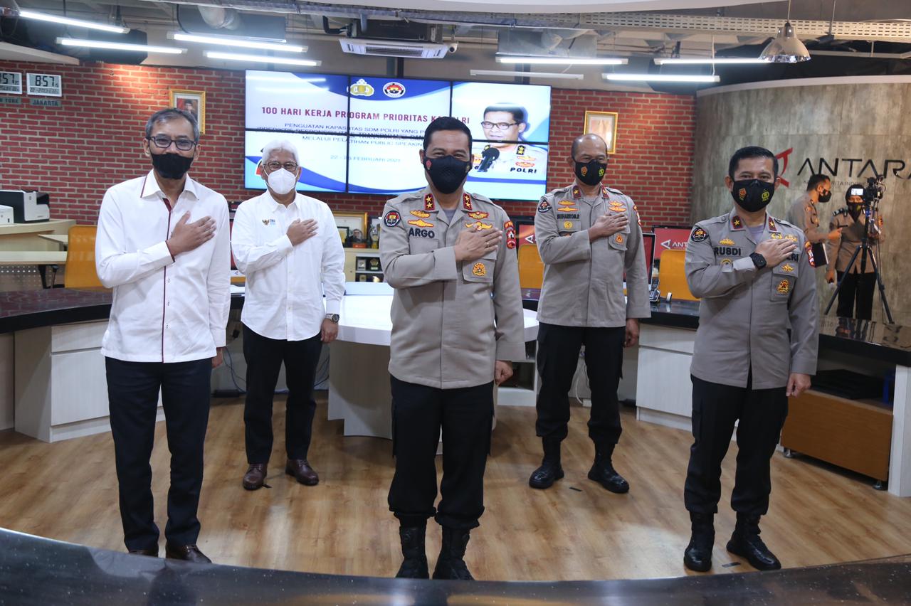 Buka Pelatihan Publik Speaking, Kadiv Humas : Sebagai Tindak Lanjut Pemantapan Komunikasi Publik