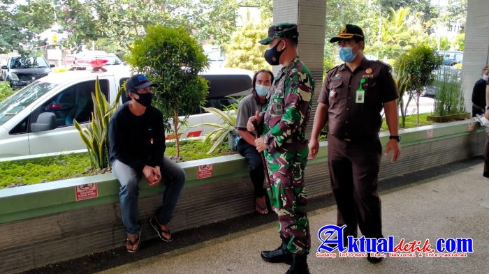 Dandim 1623/Karangasem Bersama Forkopimda Tinjau Posko Penanganan covid 19