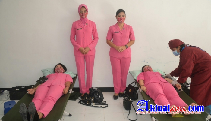 Bhayangkari Cabang Karangasem Peduli Kemanusiaan Dengan Donor Darah