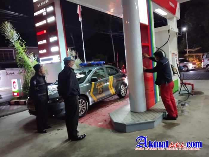 Tingkatkan Giat Patroli Malam Cegah Gangguan Kamtibmas, Polsek Bangli Sambangi Area SPBU