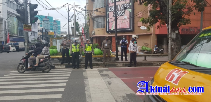Ribuan Brosur Sosialisasi PPKM Darurat di Sebar