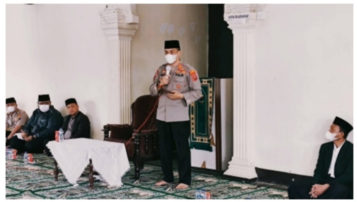 Polresta Deli Serdang Laksanakan Vaksinasi massal dan Bagi sembako