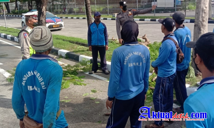 Sambang Dialogis Petugas Tukang Kebun, Personil Binmas Polres Bandara Sampaikan Pesan Kamtibmas